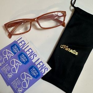 Women’s reading/eye glasses